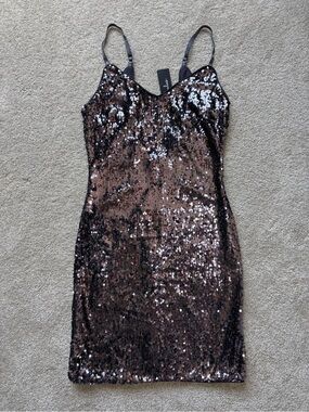 Lulu's Gray Sequin Body con Mini Dress